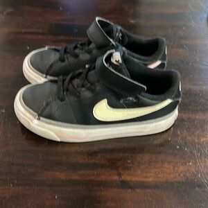 Black,Pink,White Leather Nike’s Size 10C Toddler